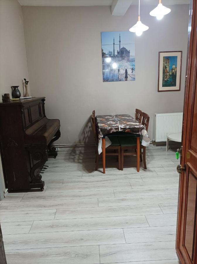 Ferienwohnung Retro & Wood Istanbul Exterior foto